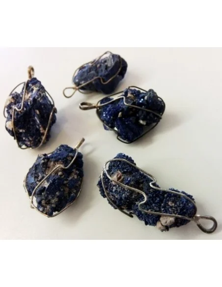 Azurite cristallisee en pendentif Azurite cristallisee en pendentif