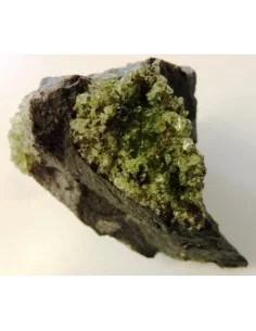 Peridot brut sur gangue