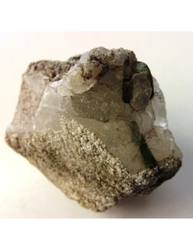 Tourmaline verte sur quartz