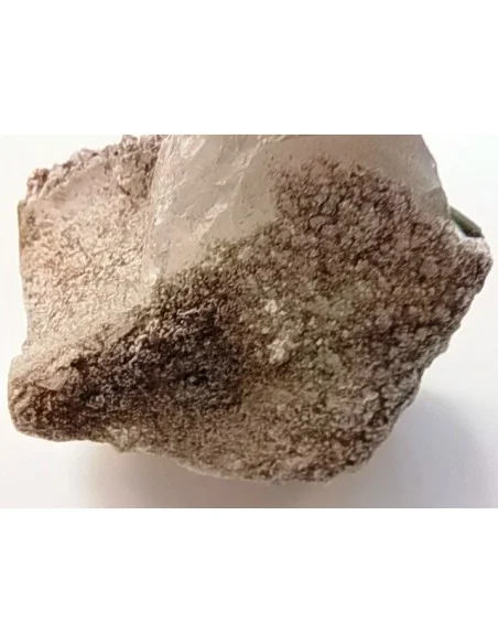 Tourmaline verte sur quartz