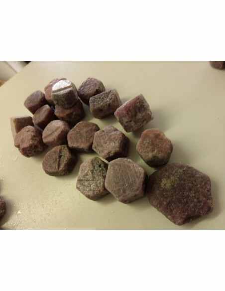 Rubis brut Tanzanie 31 a 37g Rubis brut Tanzanie 31 a 37g