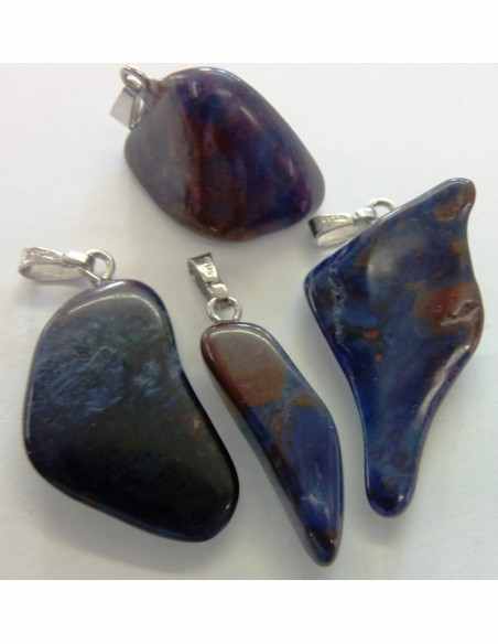 Luvulite richeterite en pendentif