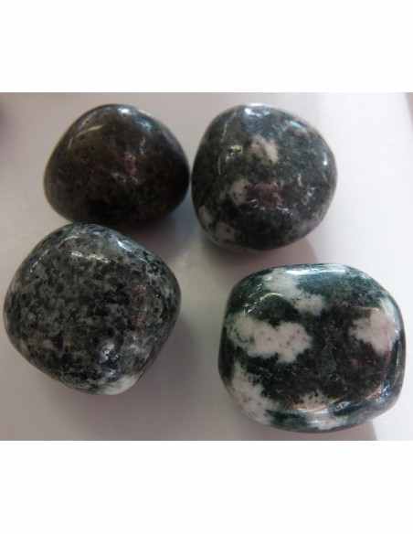 Larve volcanique, Larvikite polis Larve volcanique, Larvikite polis