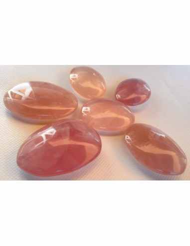 Quartz rose en forme de savon