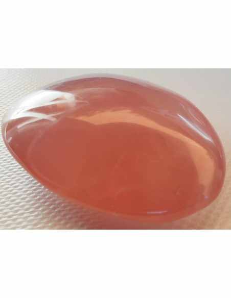 Quartz rose en forme de savon