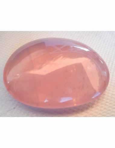 Quartz rose en forme de savon