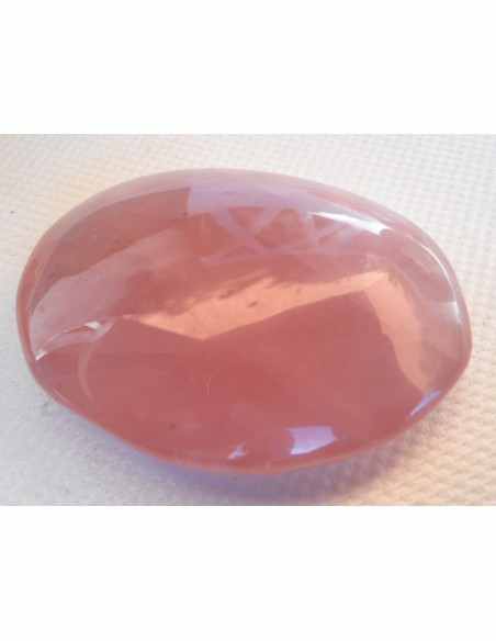 Quartz rose en forme de savon