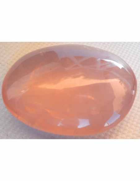 Quartz rose en forme de savon