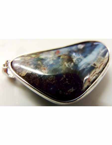 Tantalite, Opale noble pendentif
