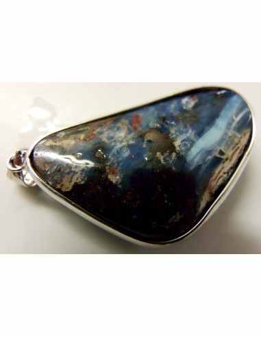 Tantalite, Opale noble pendentif