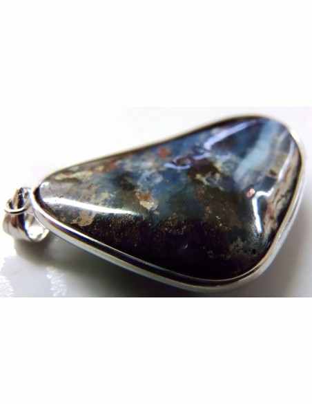 Tantalite, Opale noble pendentif