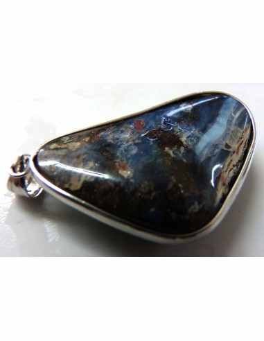 Tantalite, Opale noble pendentif