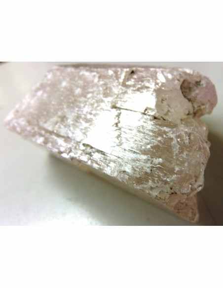 Kunzite hiddenite brute Kunzite hiddenite brute