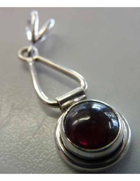 Grenat petit pendentif Grenat petit pendentif