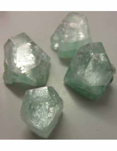 Apophyllite verte cristallisee 2 cm