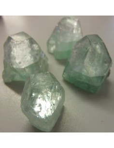 Apophyllite verte cristallisee 2 cm 2