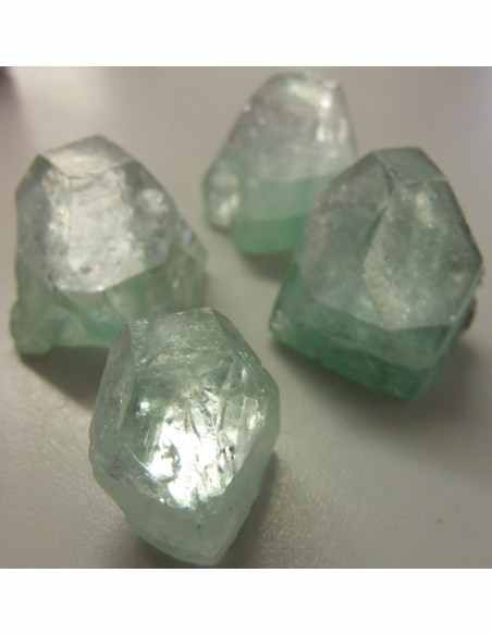 Apophyllite verte cristallisee 2 cm