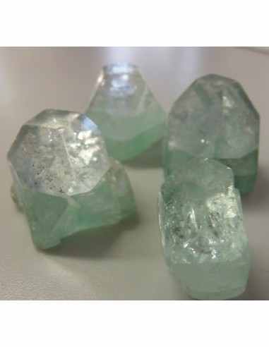 Apophyllite verte cristallisee 2 cm