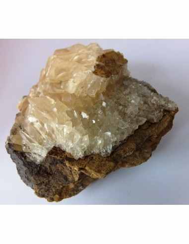 Calcite, fluorite dore cristallisé forme oiseaux