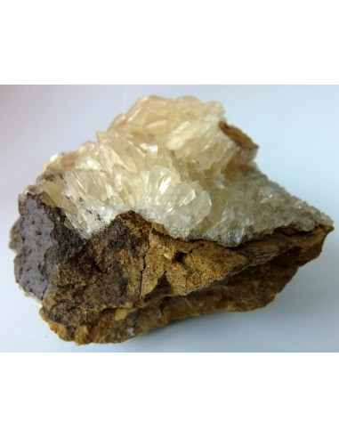 Calcite, fluorite dore cristallisé forme oiseaux
