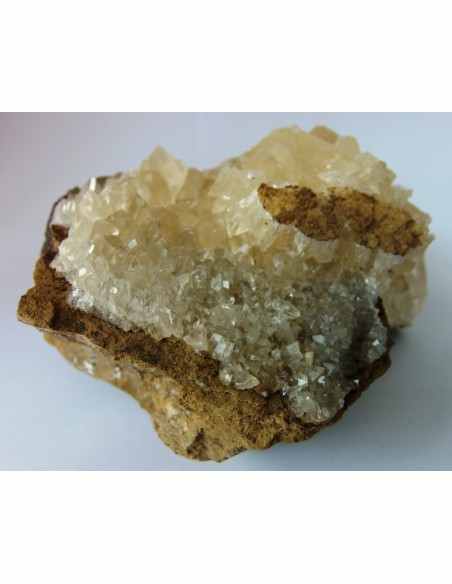 Calcite, fluorite dore cristallisé forme oiseaux Calcite, fluorite dore cristallisé forme oiseaux