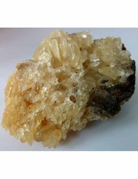 Calcite, fluorite dore cristallisé forme oiseaux Calcite, fluorite dore cristallisé forme oiseaux