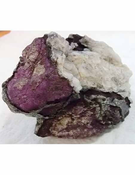 Purpurite mineral