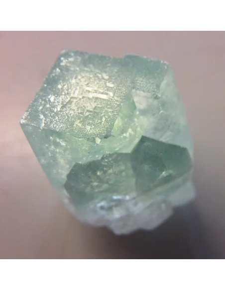 Apophyllite verte percé