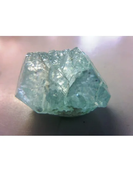 Apophyllite verte percé