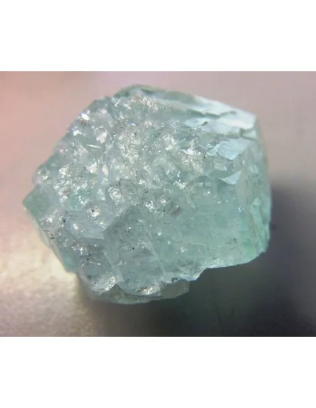 Apophyllite verte percé