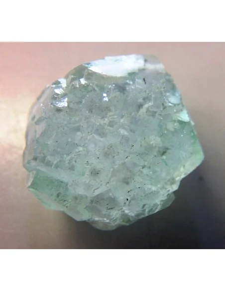 Apophyllite verte percé