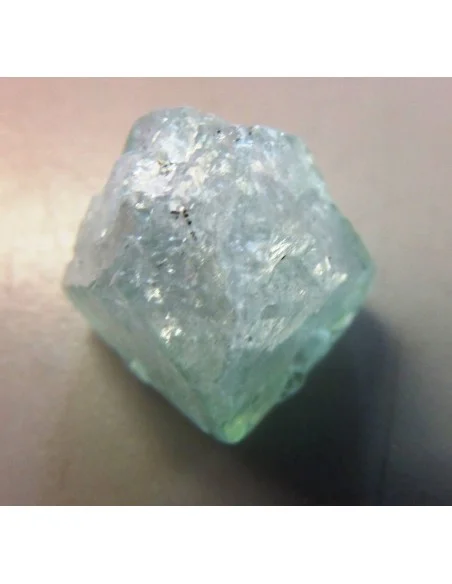 Apophyllite verte percé