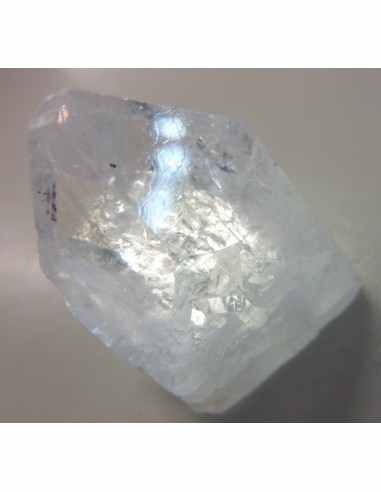 Apophyllite blanche pyramide 25 a 30mm
