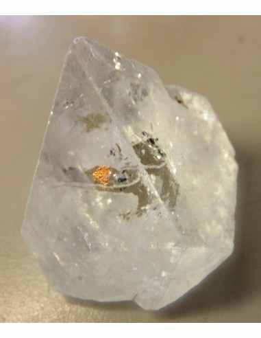 Apophyllite blanche pyramide 25 a 30mm