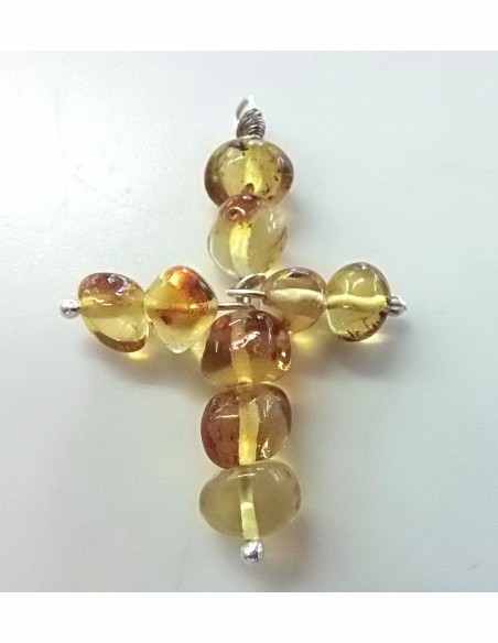 Croix en ambre