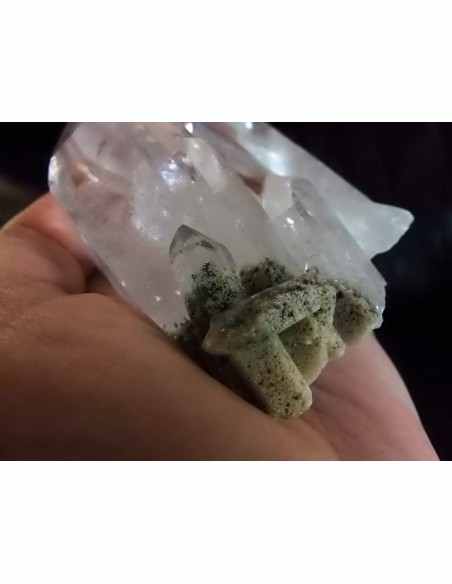 Quartz fantome vert geode 8cm