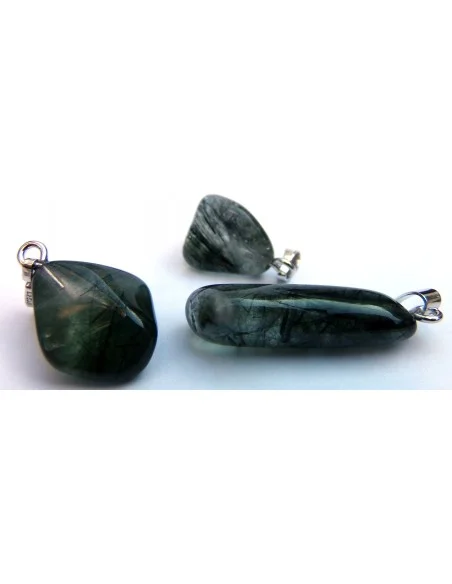 Actinolite en pendentif Actinolite en pendentif