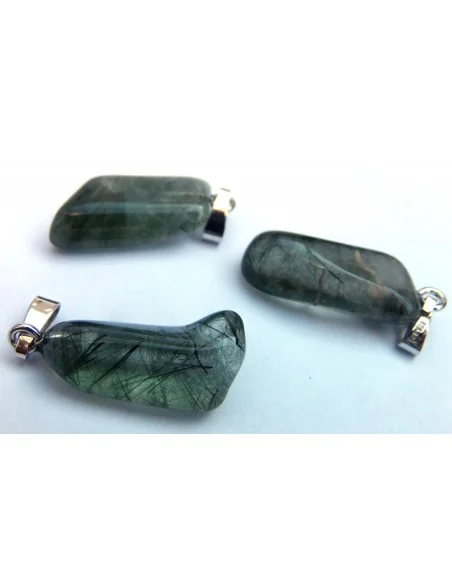 Actinolite en pendentif Actinolite en pendentif