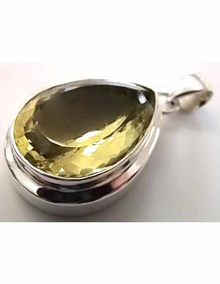 Pendentif en Topaze dore Pendentif en Topaze dore