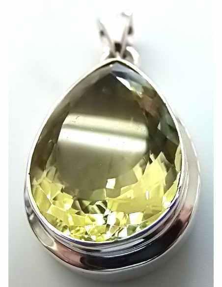 Pendentif en Topaze dore Pendentif en Topaze dore