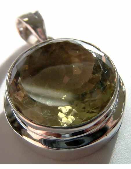 Pendentif Topaze dore gemme