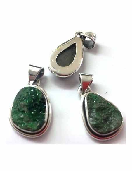 Uvarowite cristalise pendentif