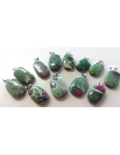 Zoisite avec rubis en pendentif