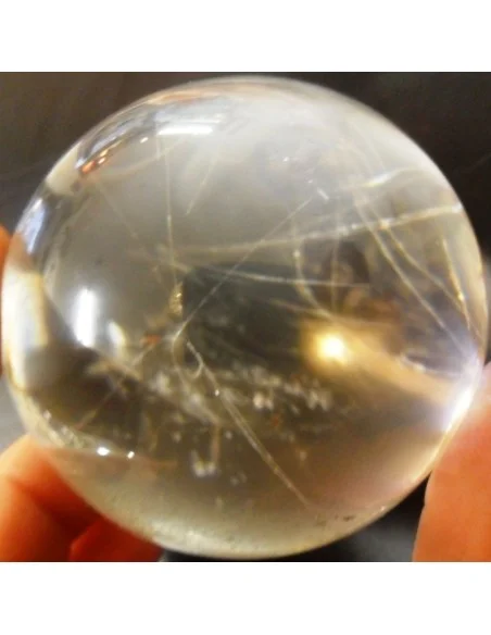 Sphere en quartz aux rutiles Sphere en quartz aux rutiles