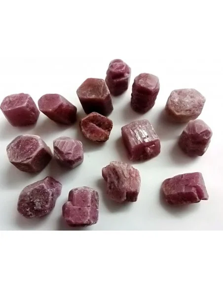 Spinelle rouge brute