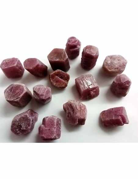 Spinelle rouge brute Spinelle rouge brute