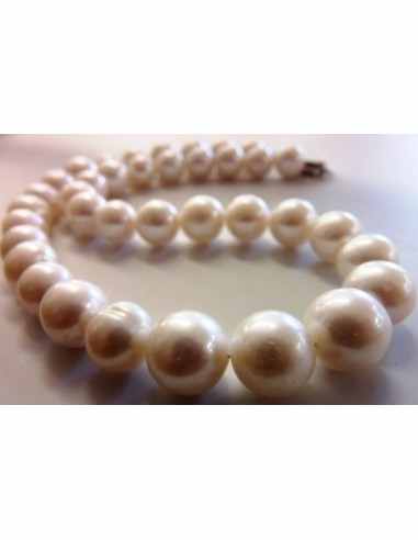 Collier perles blanches 10 a 12mm