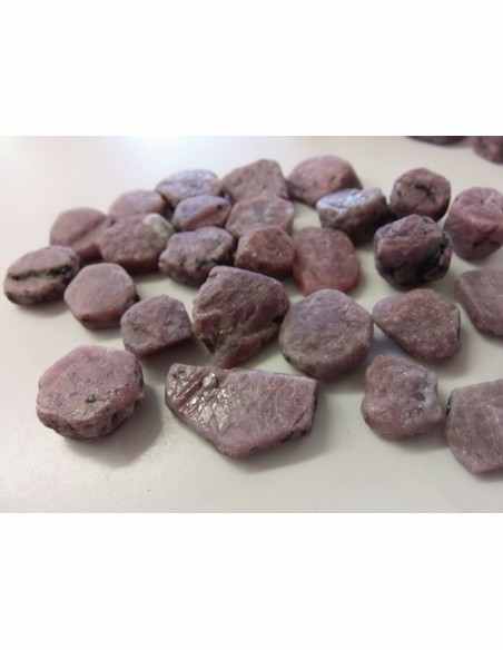 Rubis brut Tanzanie 5 a 14g Rubis brut Tanzanie 5 a 14g