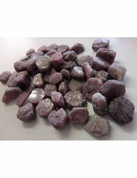 Rubis brut Tanzanie 5 a 14g Rubis brut Tanzanie 5 a 14g