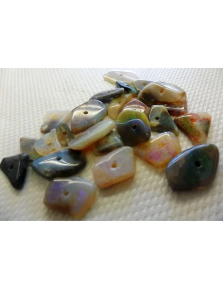 Opale noble pierres percées